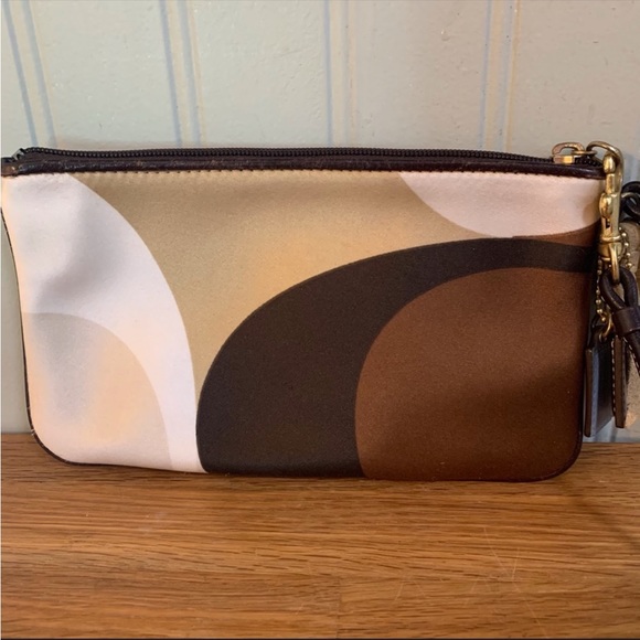 Coach bag & wristlet. Signature C satin style 18969 & matching wristlet. - Picture 9 of 11